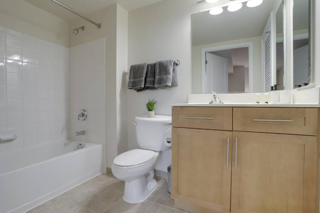 Pentagon City Comfort Modern Stay Arlington Esterno foto